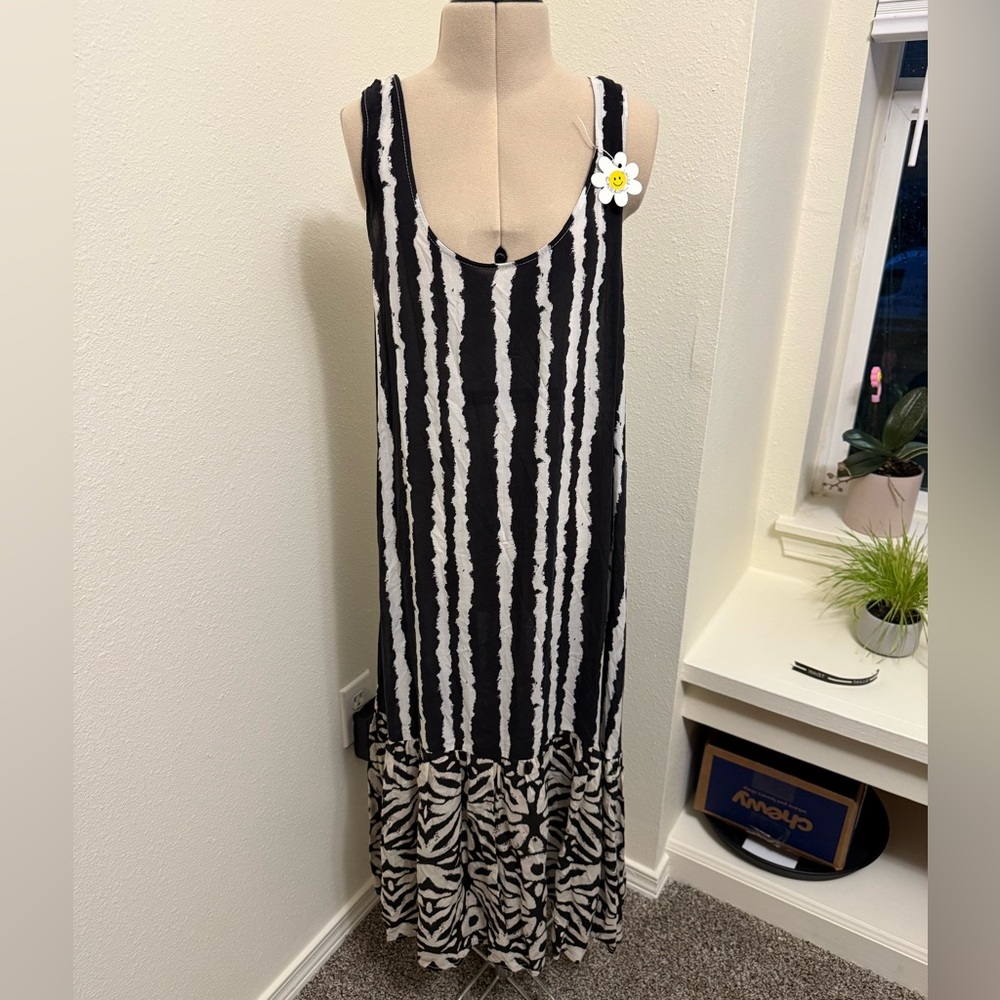 Gorgeous maxi dress size medium from Yerba Buena